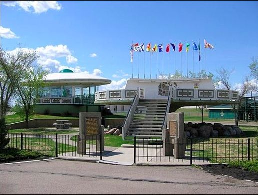 https _caterpickles.files.wordpress.com_2017_10_stpaulufolandingpad.jpg w=640